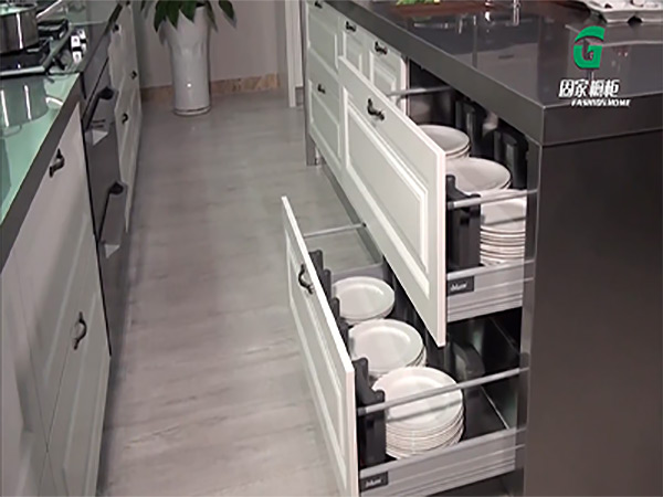 固家-車間生產(chǎn)成品照